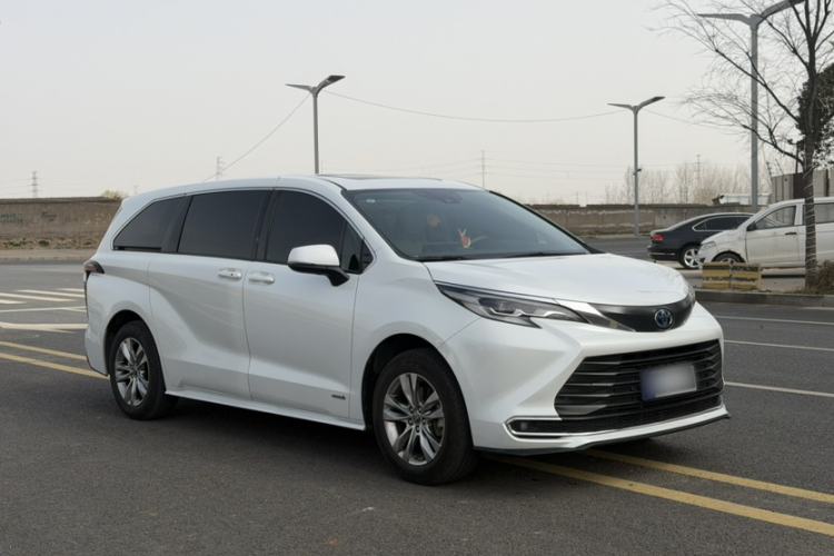 Used Toyota SIENNA 2023 2.5L Hybrid Comfort Edition