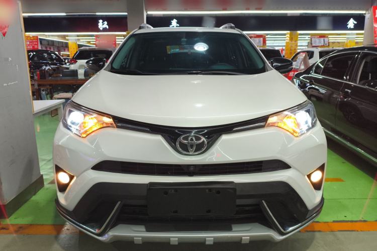 Used Toyota RAV4 2018 2.0L CVT Two-Wheel Drive Fashion X Edition