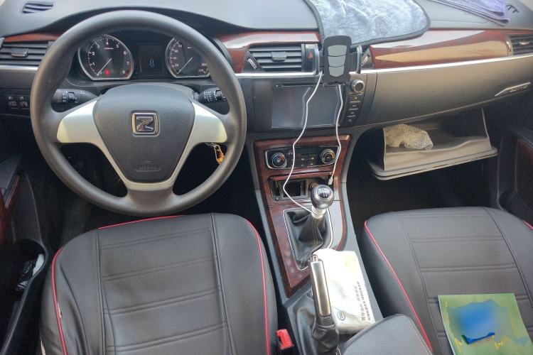 Used Zotye T600 2015 1.5T Manual Elite Model Center Console