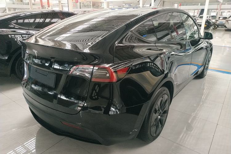 Used Tesla Model Y 2023 Rear-Wheel-Drive Version
