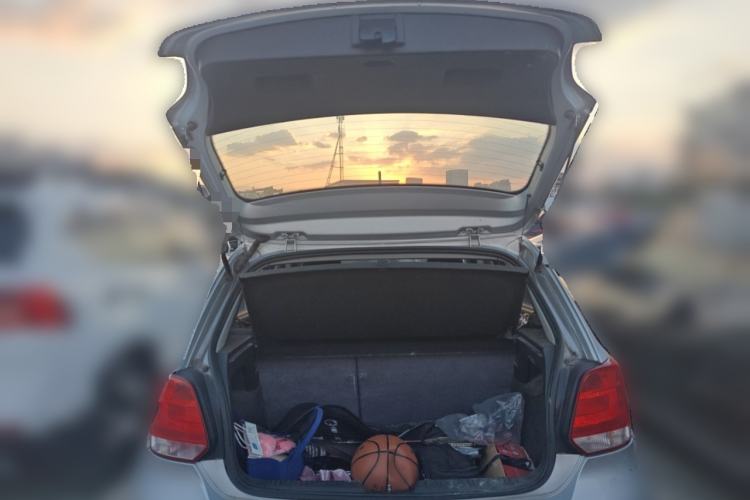 Used Volkswagen Polo 2011 1.6L Automatic ZhiShang Version