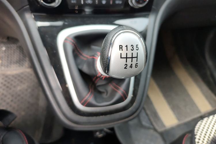 Used Haval H6 2016 Upgraded Model 1.5T Manual Two-Wheel Drive Urban Version