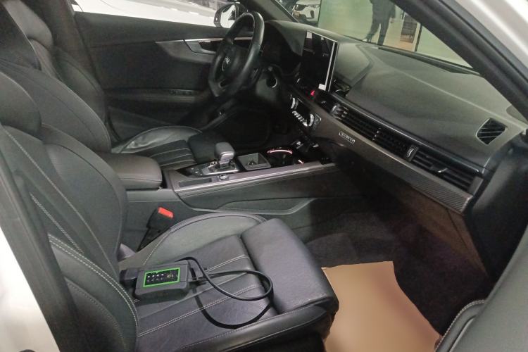 Used Audi A4L 2023 40 TFSI quattro Luxury Dynamic Edition
