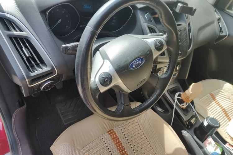 Used Ford Focus 2012 Hatchback 1.6L Manual Fashion Edition
