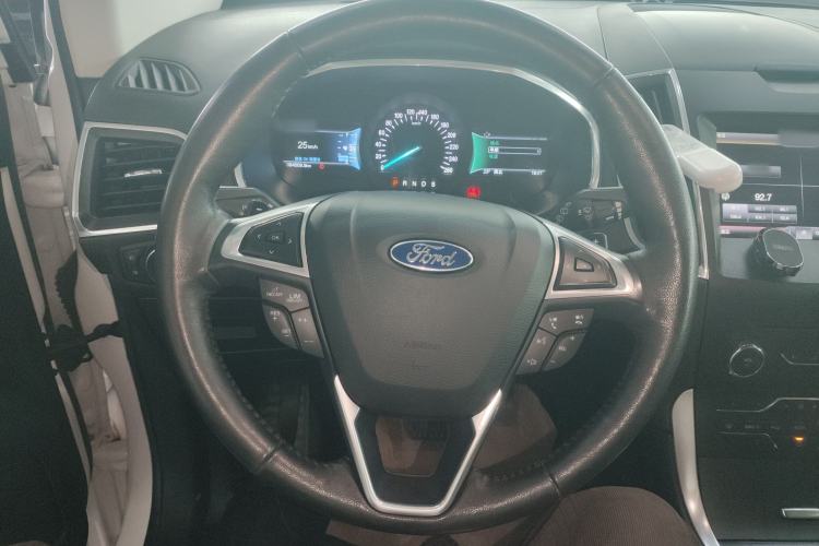 Used Ford Edge 2015 2.0T GTDi 4x4 High-Grade Model
