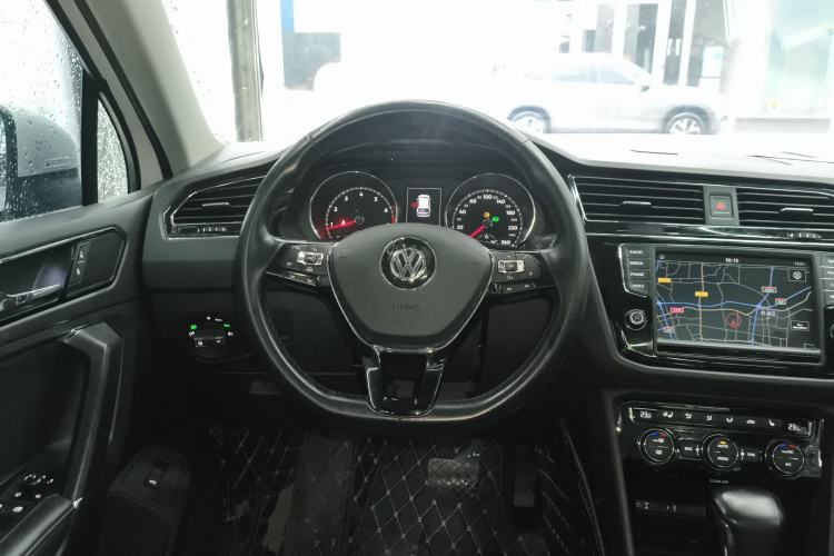 Used Volkswagen Tiguan L 2017 330TSI Automatic Two-Wheel Drive Flagship Edition Steering Wheel