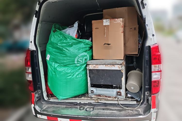 Used Jinbei New Hiace X30L 2022 1.5L Wealth Edition Air-Conditioning-Free Van China VI Standard SWC15M
