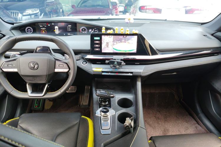 Used CHANGAN UNI-V 2022 2.0T Leading-Speed Edition Center Console