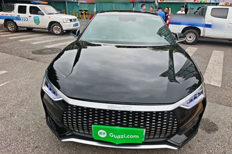 Used BYD e9 2025 Model 506 Luxury Version Front