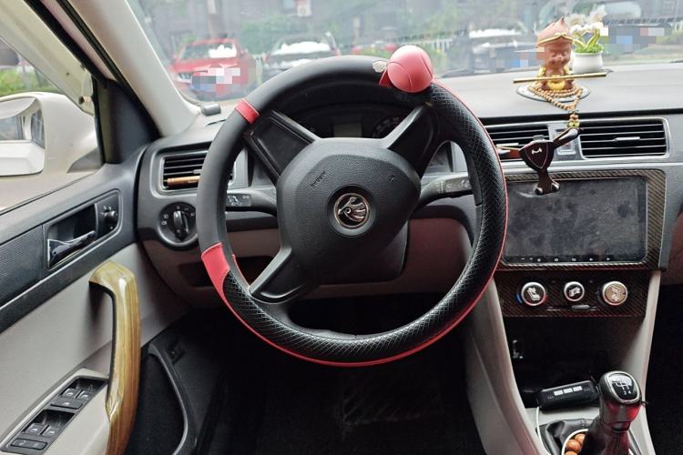 Used Skoda Rapid 2015 1.6L Manual Smart Selection Model