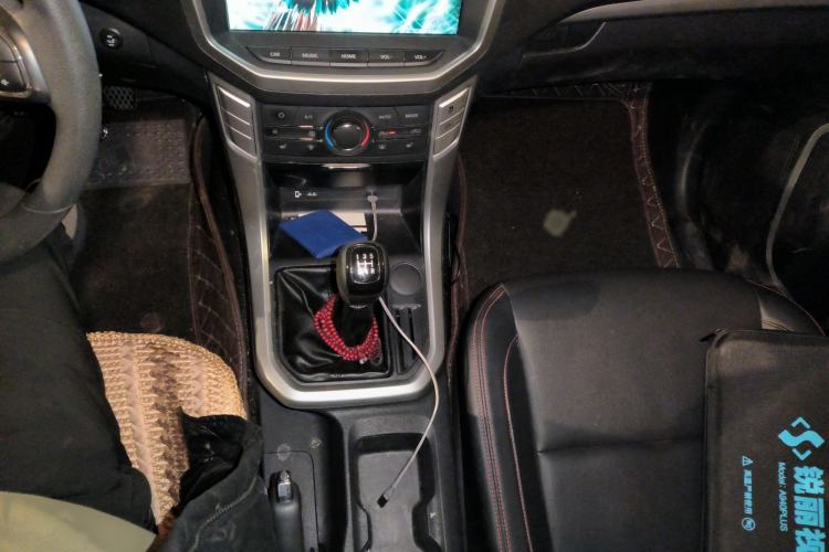 Used SAIC MAXUS T60 2019 2.4L Gasoline Manual Two-Wheel-Drive High-Ride Pioneer Edition Standard Cab