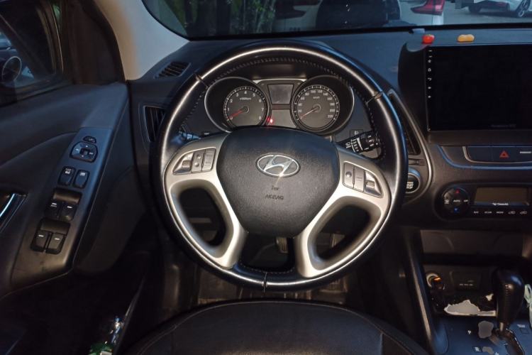 Used Hyundai ix35 2015 2.0L Automatic 2WD Smart Version China V Standard
