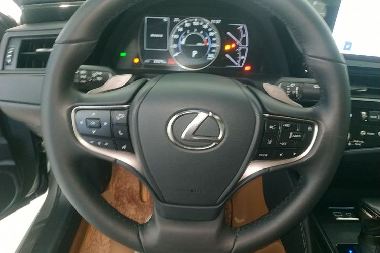 Used Lexus ES 2023 200 Excellence Edition
