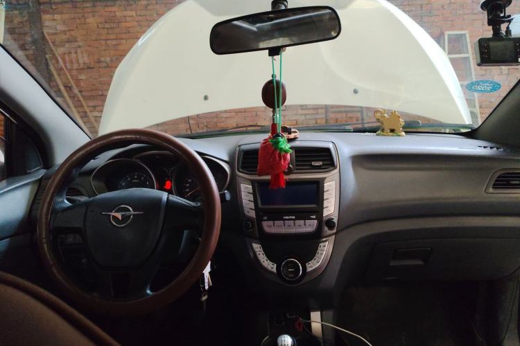 Used Haima M3 2015 1.5L Manual Elite Model with Sunroof Center Console