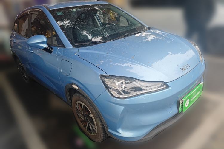 Used NETA V 2021 Long-Range Entertainment Edition Front Right 45 Deg