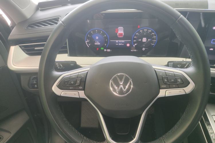 Used Volkswagen Tavendor 2023 330TSI Luxury Touring Edition Steering Wheel