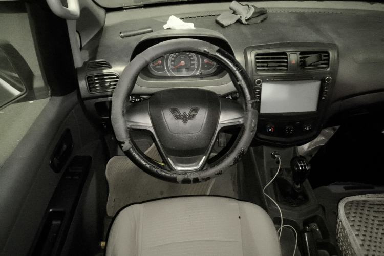 Used Wuling Zhengcheng 2015 1.8L Comfort Model LJ479QE2