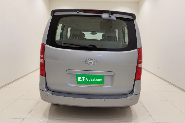 Used Hyundai H-1 Starex 2011 2.4L Luxury Edition Exterior 4