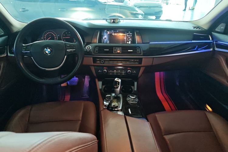 Used BMW 5 Series 2014 525Li Leading Model Center Console