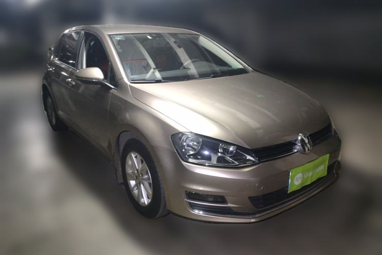 Used Volkswagen Golf 2016 1.6L Manual Fashion Edition Front Right 45 Deg