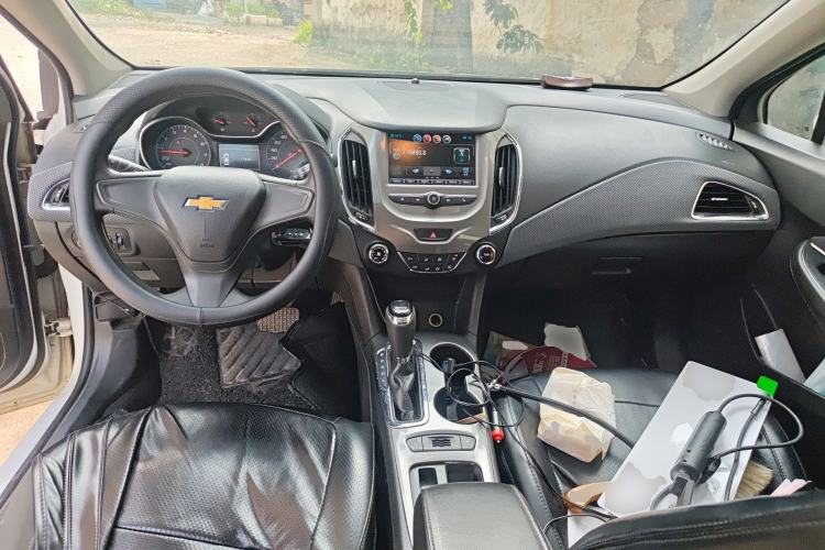 Used Chevrolet Cruze 2017 1.4T Dual-Clutch Pioneer Sunroof Edition Center Console