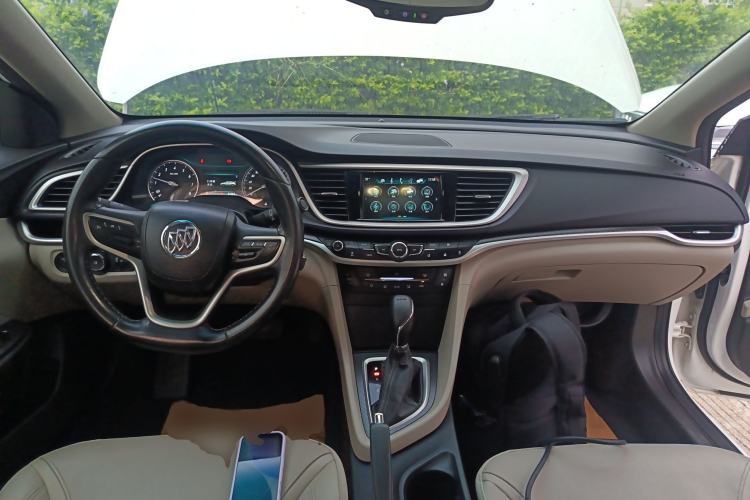 Used Buick GT 2019 15T Dual-Clutch Connected Elite Model China VI Center Console