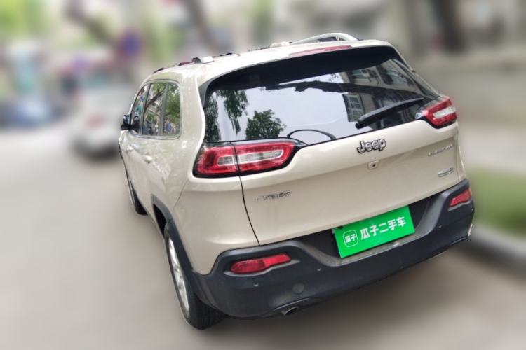 Used Jeep Cherokee 2016 2.0L Superior Edition
