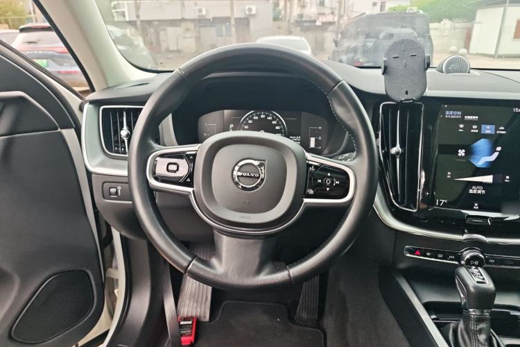 Used Volvo XC60 2019 T5 4x4 Smart Edition China V Standard