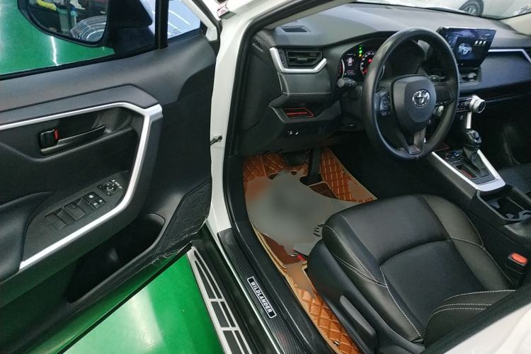 Used Toyota Wildlander 2023 2.0L CVT Two-Wheel Drive Leading Edition Driver Seat