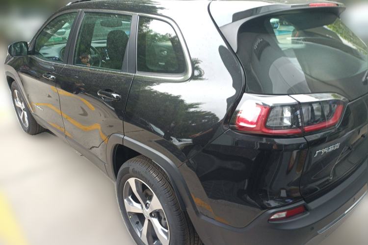 Used Jeep Cherokee 2020 2.0T Two-Wheel Drive Leading Edition
