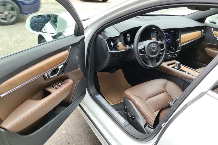 Used Volvo S90 2024 B5 Zhiyi Luxury Edition