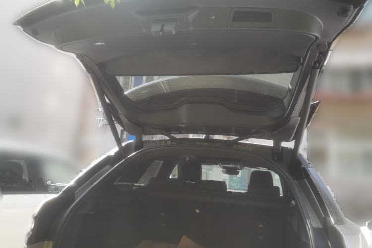 Used Land Rover Range Velar 2025 Dynamic SE Trunk