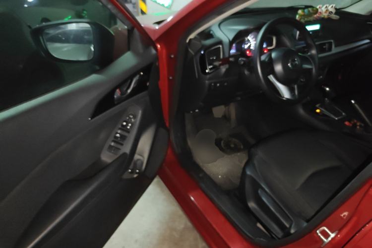 Used Mazda 3 Axela 2014 Sedan 1.5L Automatic Comfort Model