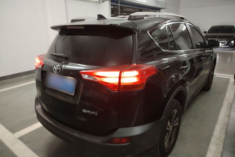 Used Toyota RAV4 2015 2.0L CVT Two-Wheel Drive Fashion Edition
