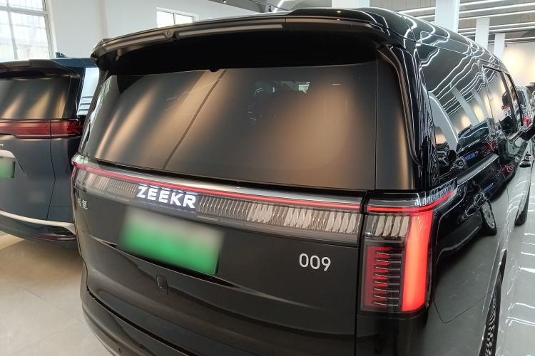 Used Zeekr 009 2024 7-Seater Walk-Through Version Four-Wheel Drive 108 kWh

