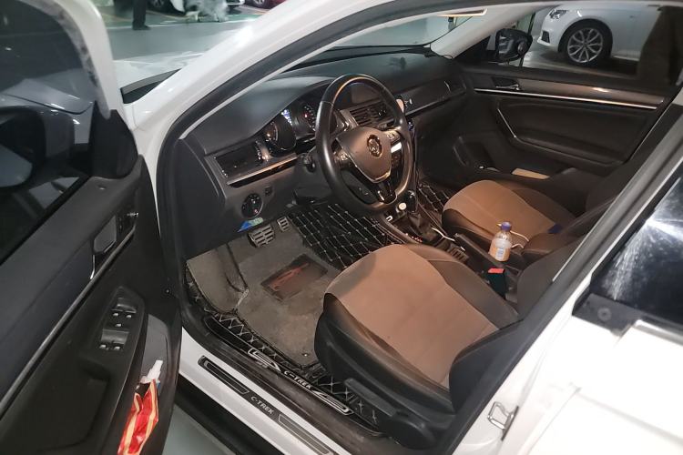 Used Volkswagen C-TREK 2017 230TSI DSG Comfort Version Driver Seat