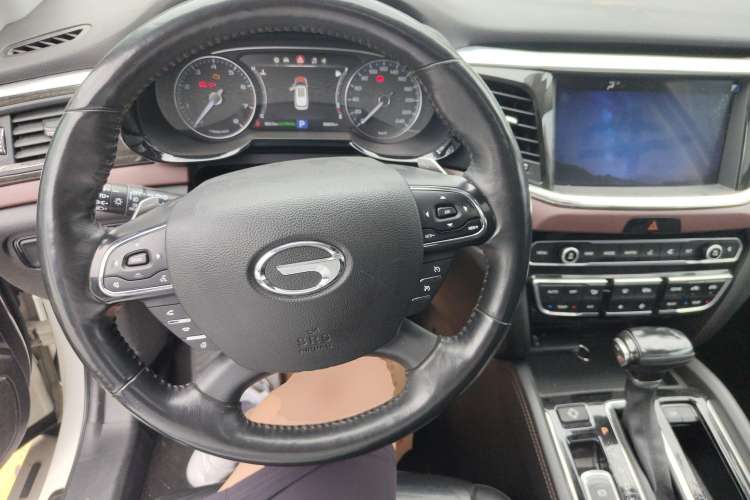 Used GAC Trumpchi GS8 2017 320T Two-Wheel Drive Luxury Smart Connectivity Version (7 Seats)
