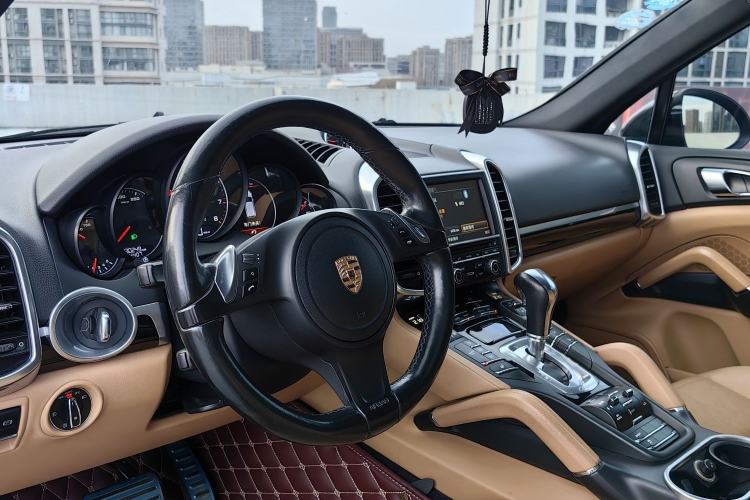 Used Porsche Cayenne 2014 Cayenne Platinum Edition 3.0T
