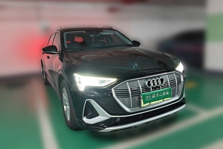 Used Audi e-tron 2021 50 quattro Luxury Edition Front Right 45 Deg