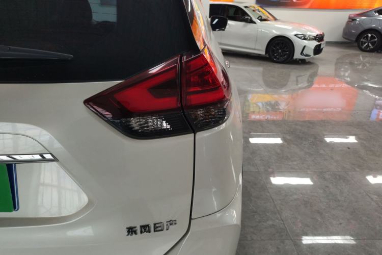 Used Nissan X-Trail 2022 2.0L Two-Wheel Drive Smart Connect Premium Edition