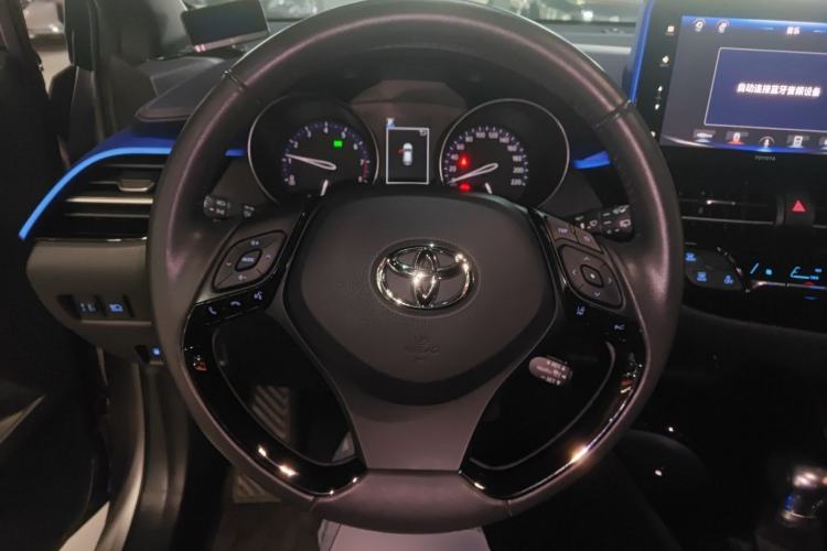 Used Toyota IZOA 2018 2.0L Yichi Version China VI Standard