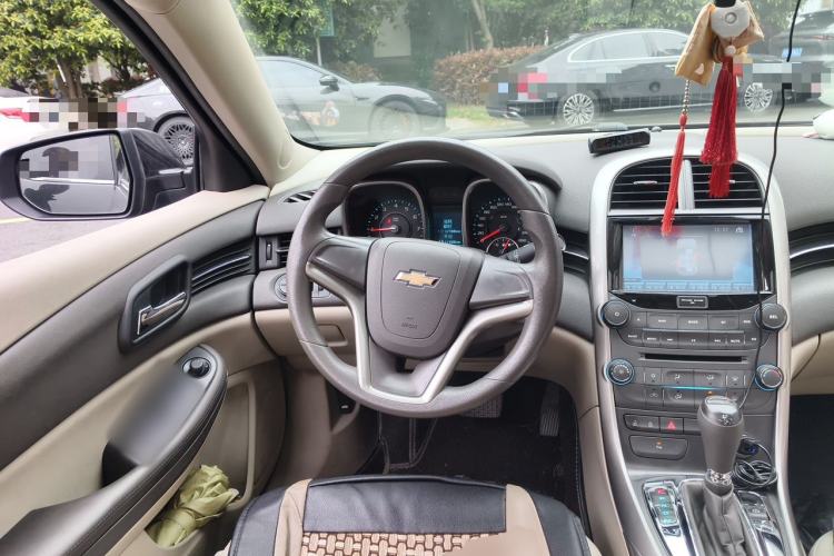 Used Chevrolet Malibu 2014 2.0L Automatic Comfort Edition Steering Wheel