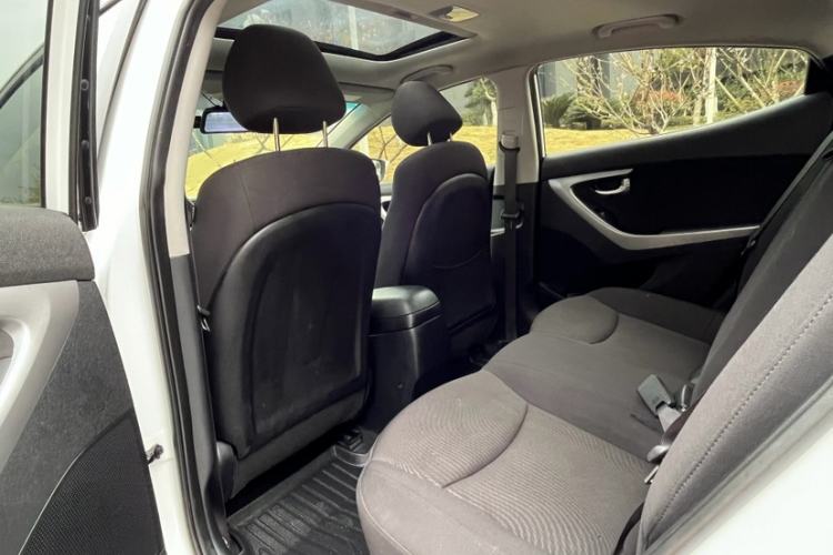 Used Hyundai Elantra (5th Generation / Langdong) 2016 1.6L Automatic Prestige Model
