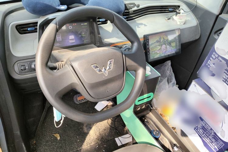Used Wuling Hongguang MINIEV 2020 Enjoyment Model Lithium Iron Phosphate Steering Wheel