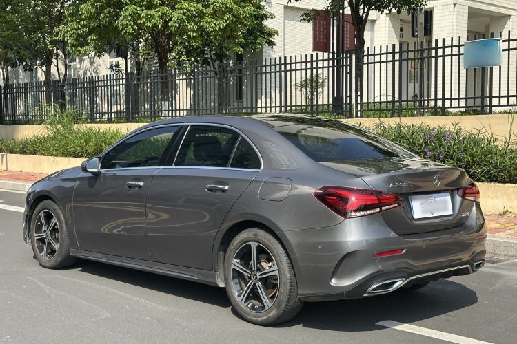 Used Mercedes-Benz A-Class 2022 Revised Version A 200 L Sport Sedan Fashionable Style Exterior 3