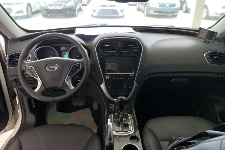 Used GAC Trumpchi GS5 Super 2015 2.0L Automatic Two-Wheel Drive Comfort Edition Center Console