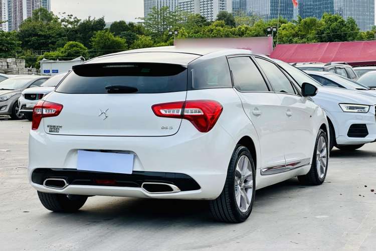 Used DS 5 2014 1.6T Luxury Edition THP160