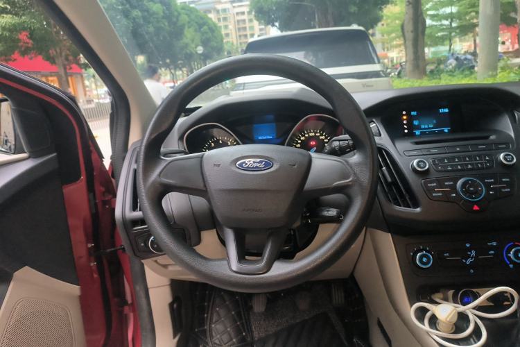 Used Ford Focus 2015 Sedan 1.6L Manual Comfort Model