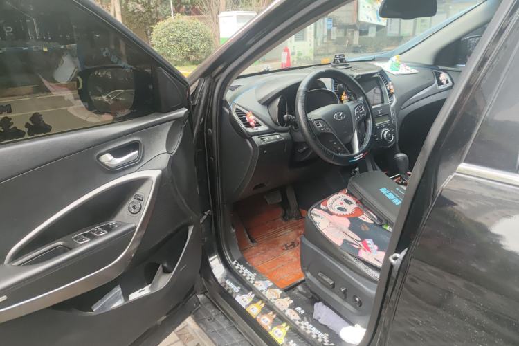 Used Hyundai Santa Fe 2013 2.4L Automatic Two-Wheel Drive Smart Version