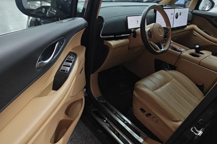 Used VOYAH Dream 2025 PHEV Four-Wheel Drive Excellence Kunpeng Edition
